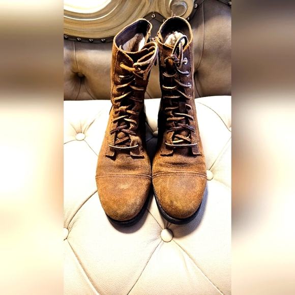 UGG KILMER CHESTNUT Lace Up MILITARY WATER RESISTANT Boots Tall size 9.5 - Picture 2 of 6